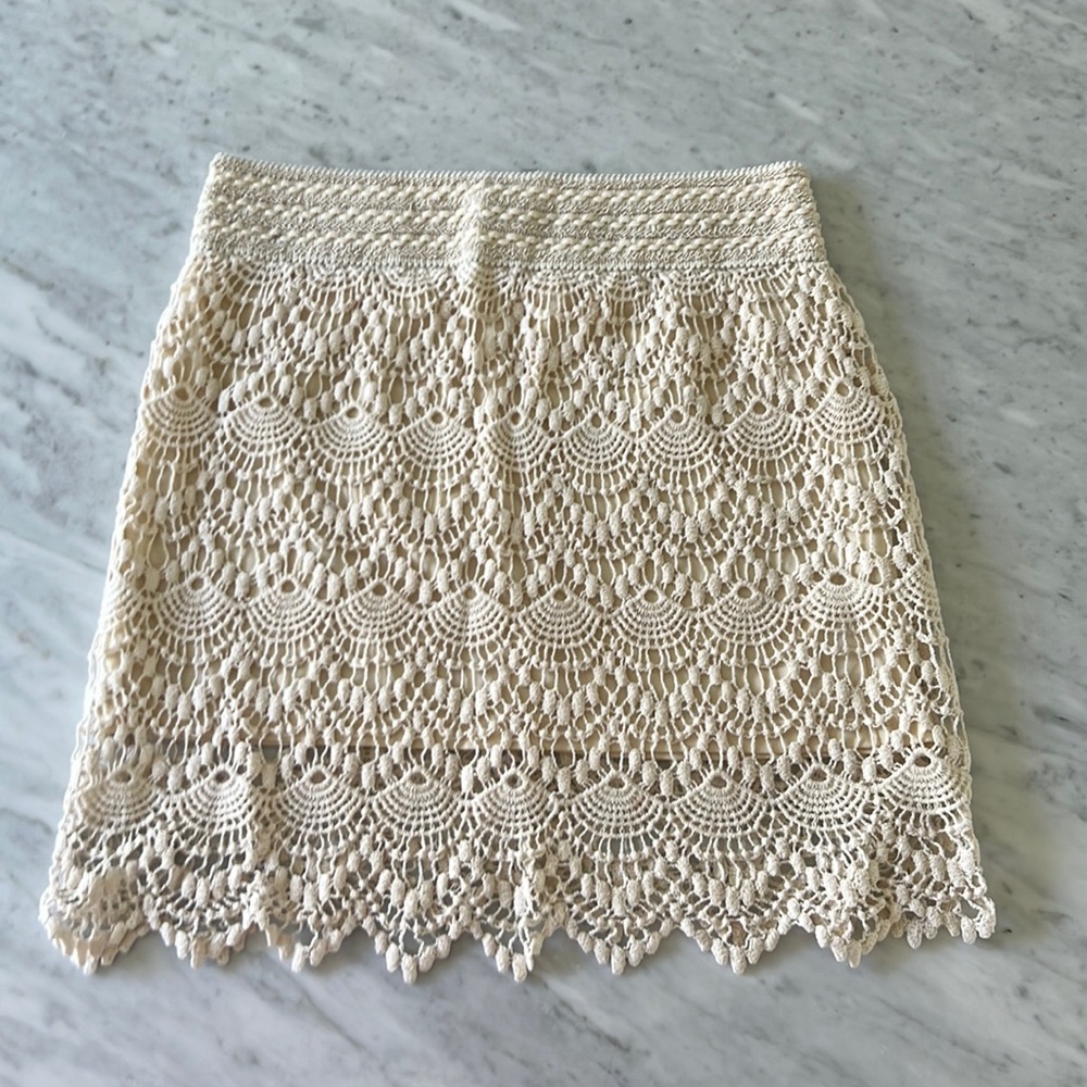 Xtaren crochet skirt w liner attached